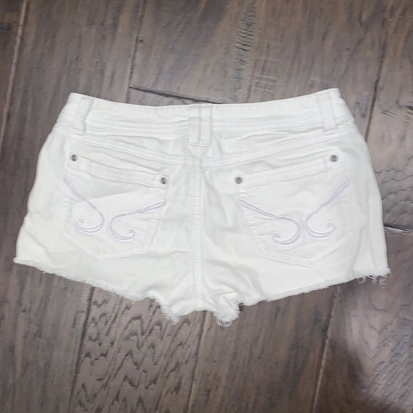 Candies white distressed shorts - Picture 2 of 3
